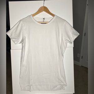 Alphalete white fishtail stretch tee size medium